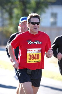 2008 San Antonio Rock n Roll Marathon San Antonio, Texas November 16, 2008 Photo: Victah Sailer@Photo Run Victah1111@aol.com 631-741-1865 www.photorun.NET
